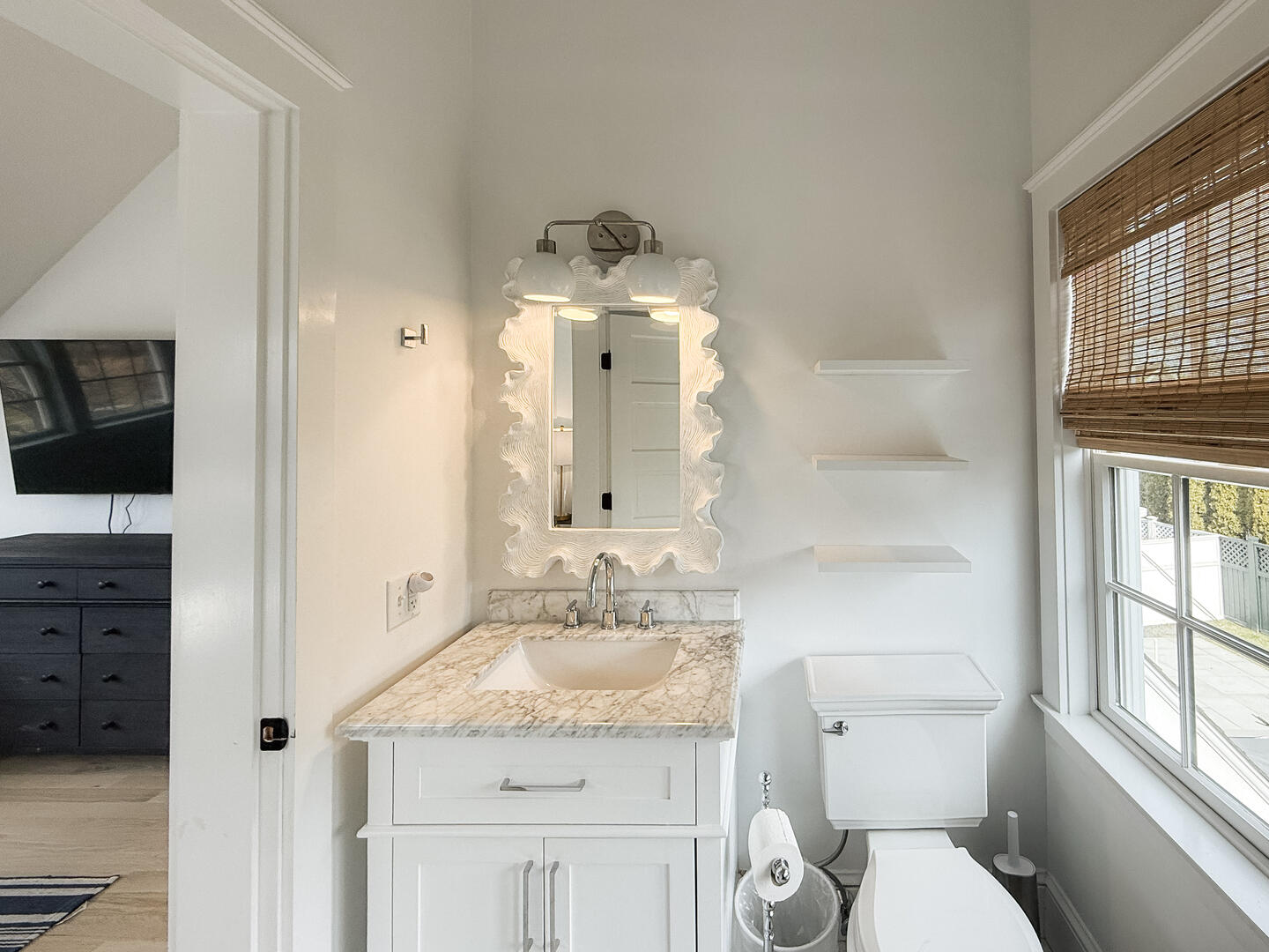 BR2 King En Suite with a Shower Tub Combo, Second Floor