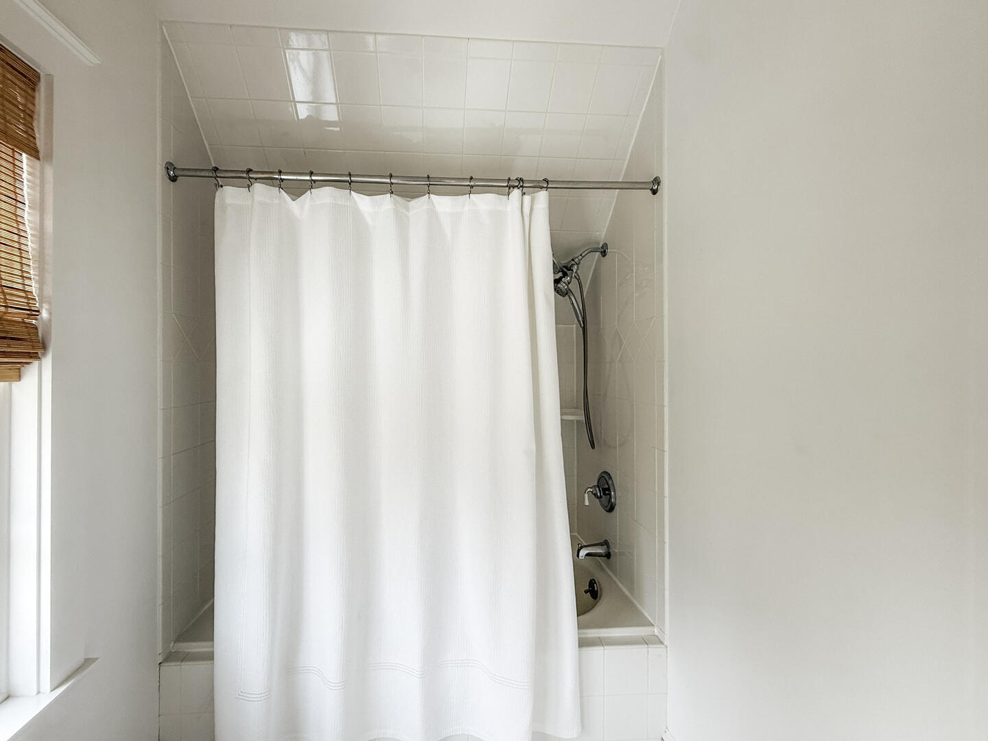 BR2 King En Suite with a Shower Tub Combo, Second Floor