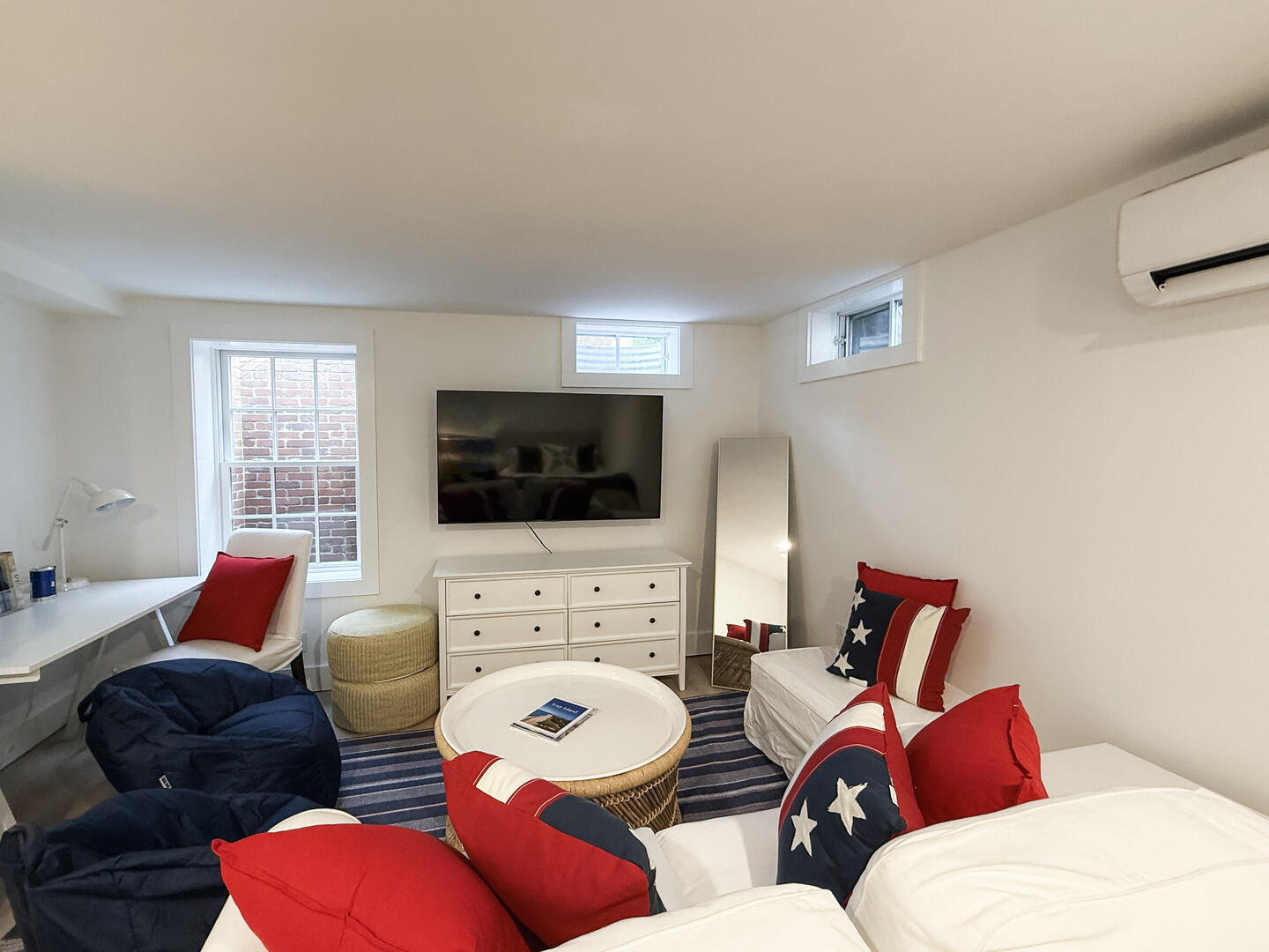 BR4 (2) Queen Beds, Lower Level