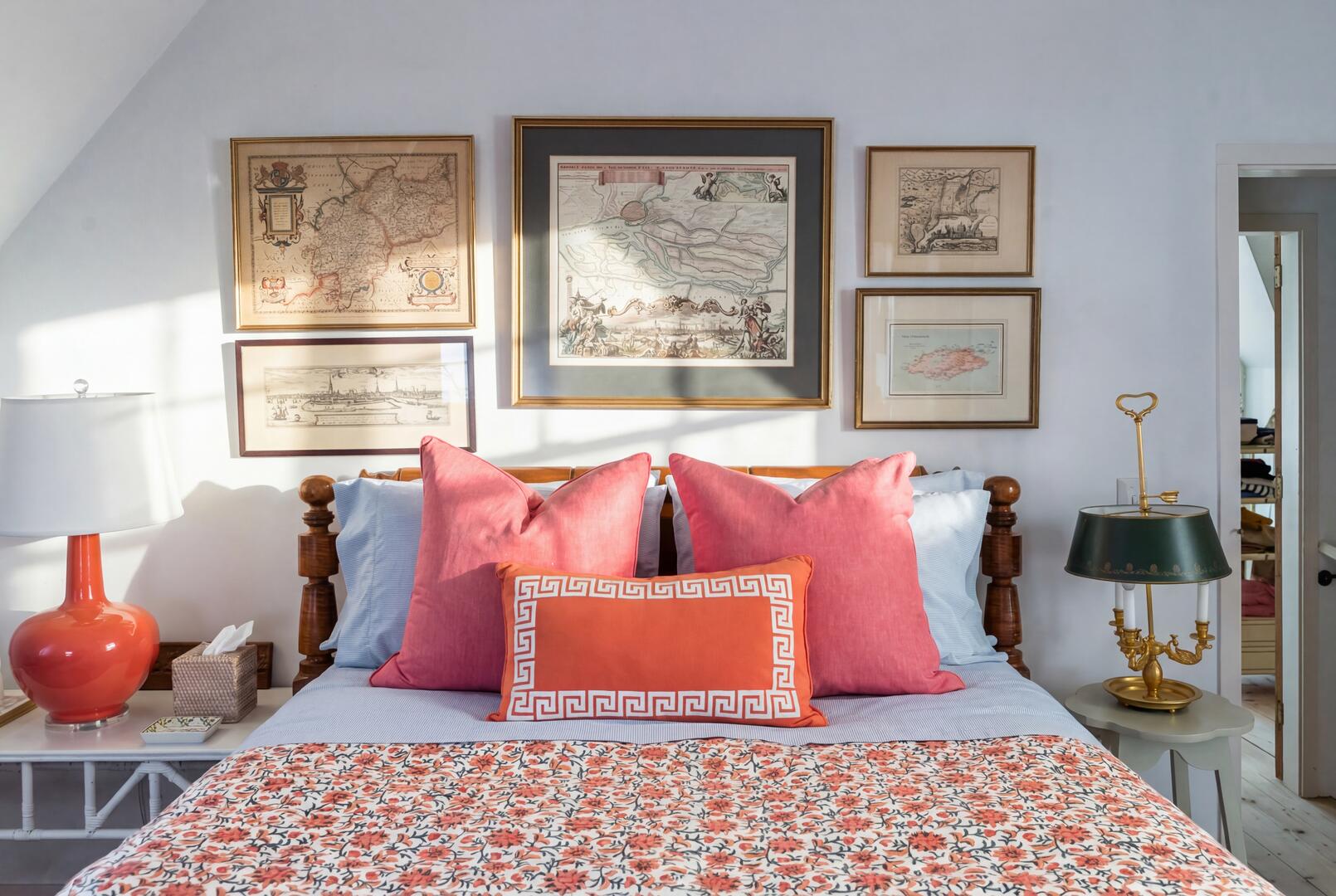 BR4 Queen, Second Floor