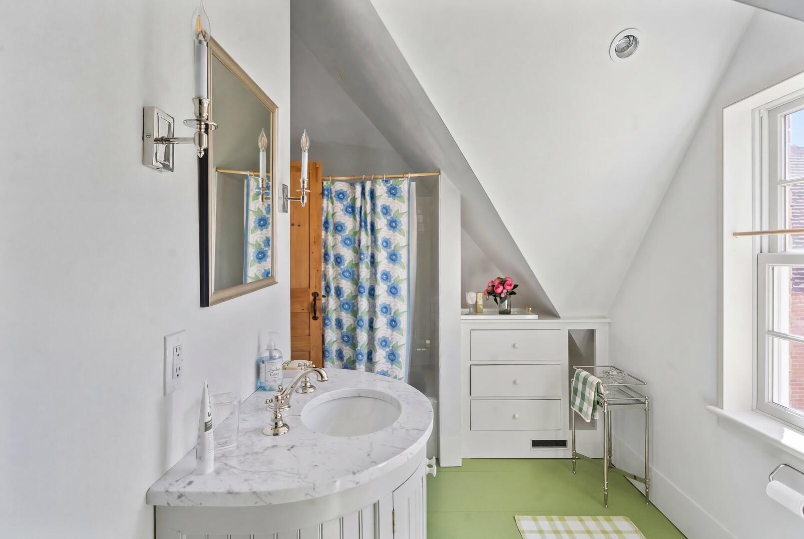 Hall Bath with Shower Tub Combo, Second Floor