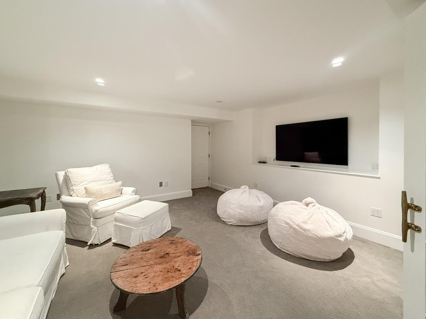TV Room, Lower Level
