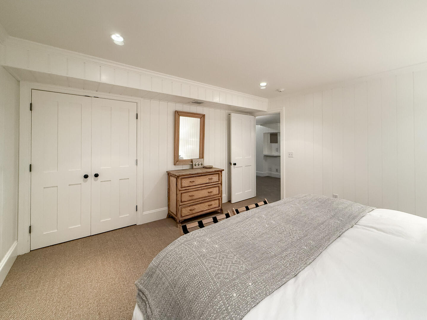 BR4 King, Lower Level