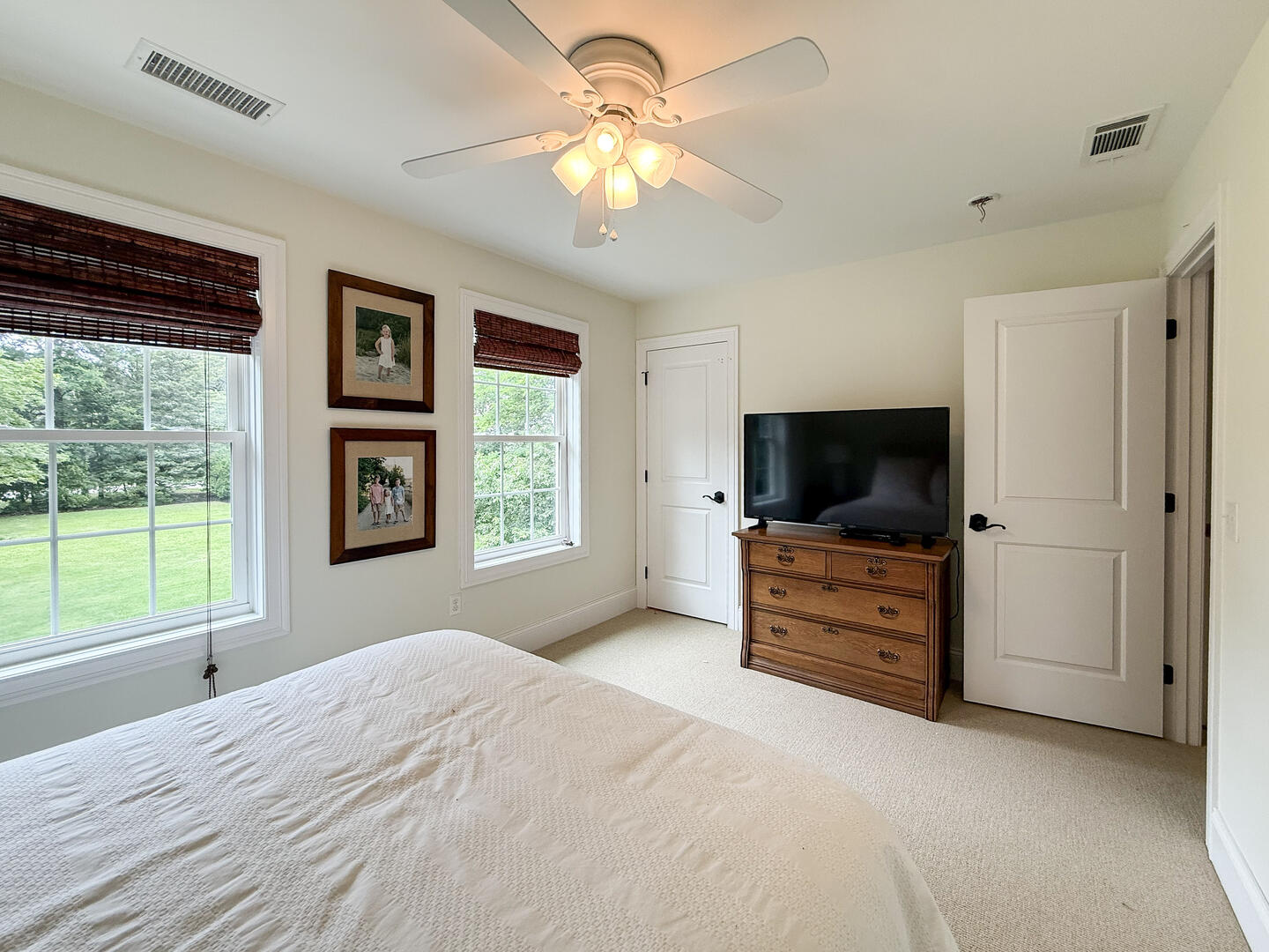 BR3 Queen, Second Floor