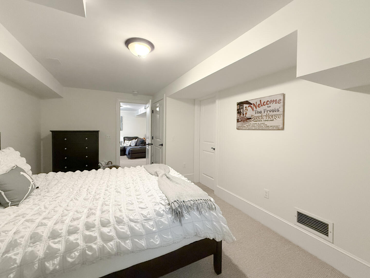 BR5 Queen En Suite, Lower Level