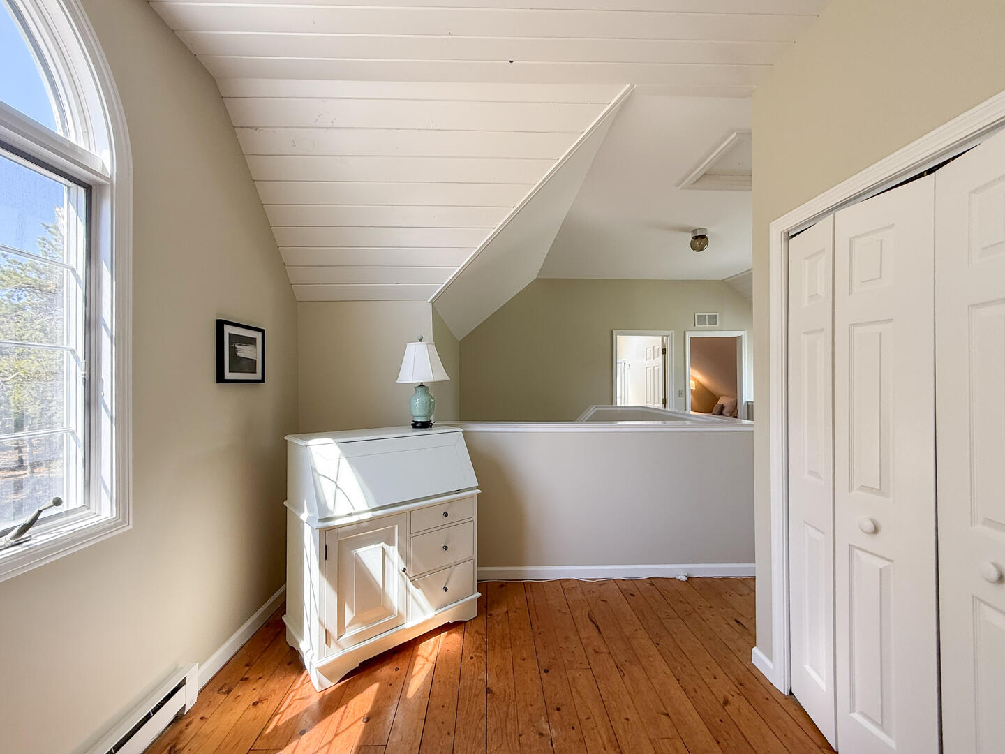 Reading Nook, Second Floor