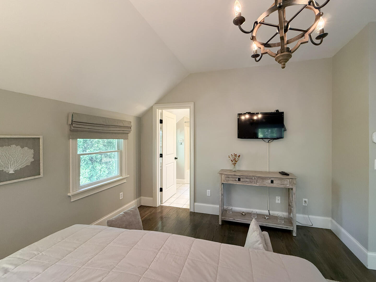 BR2 King En Suite, Second Floor