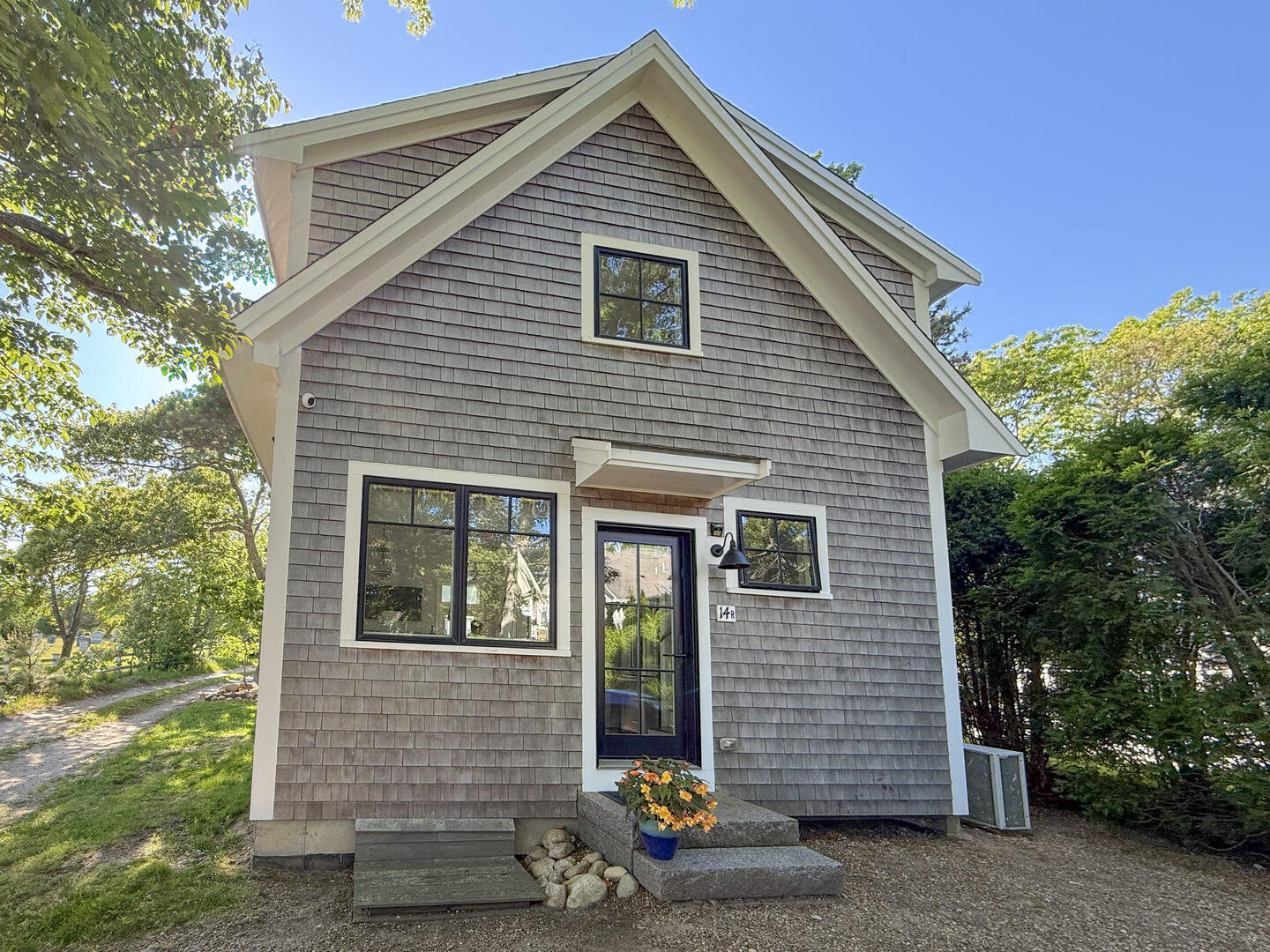 Featured Property Oak Bluffs 8140