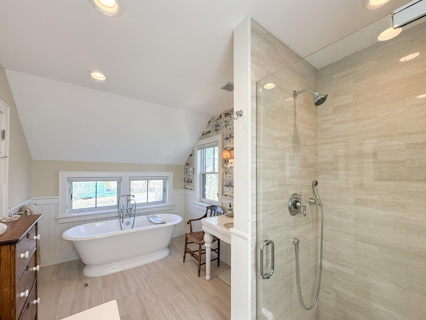 BR1 Queen En Suite with a Shower Stall and Soaking Tub, Second Floor