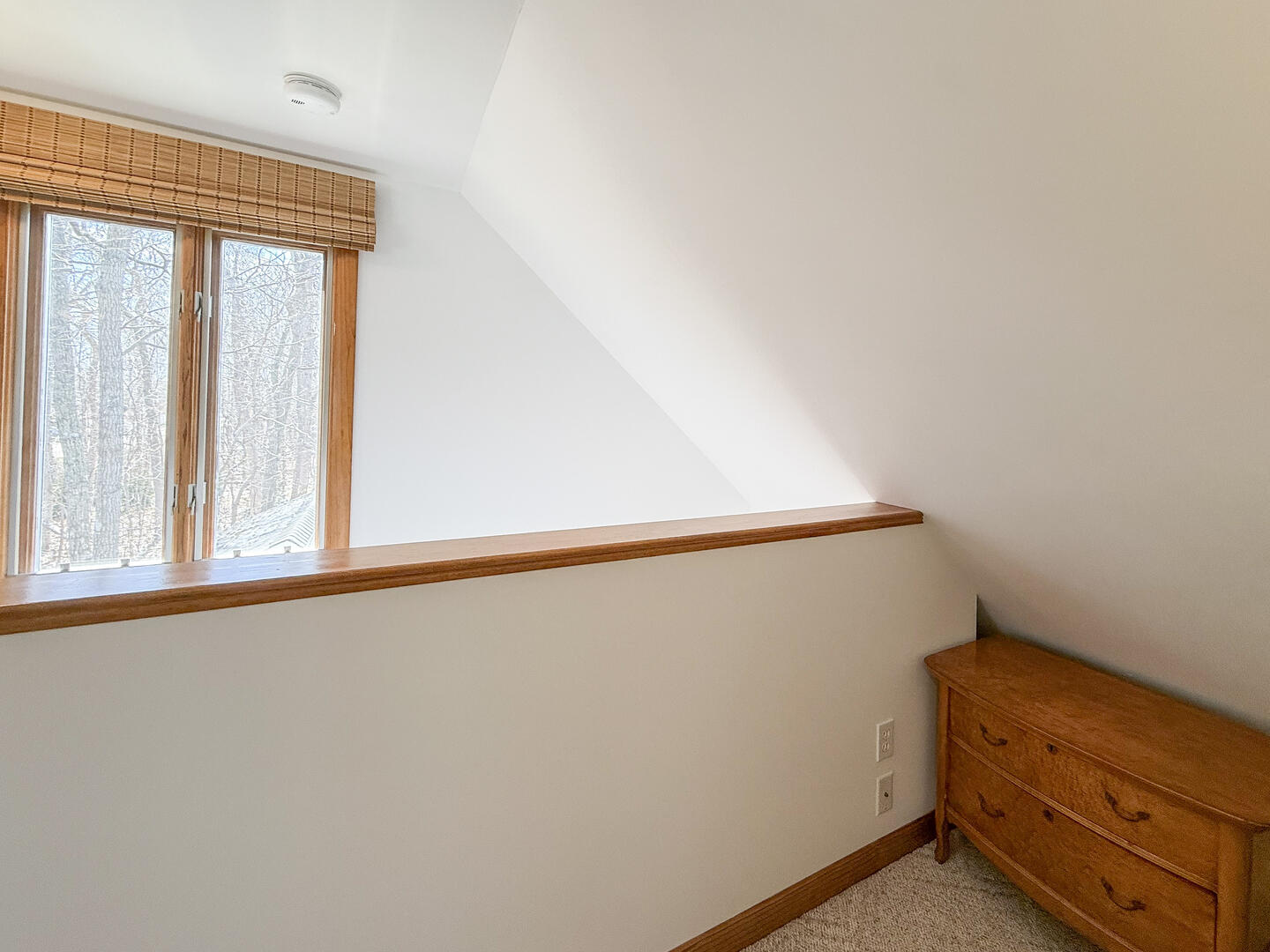 Overflow: Twin Bed in an open alcove, Garage Apartment