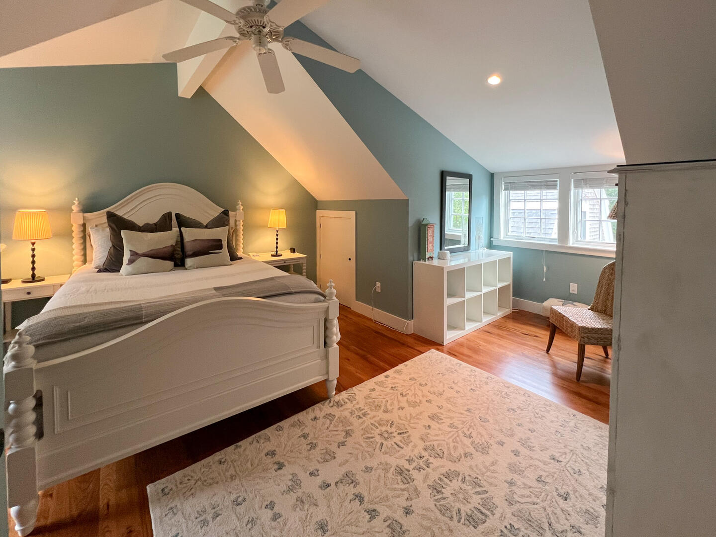 BR3 Queen and a Twin Bed, Second Floor
