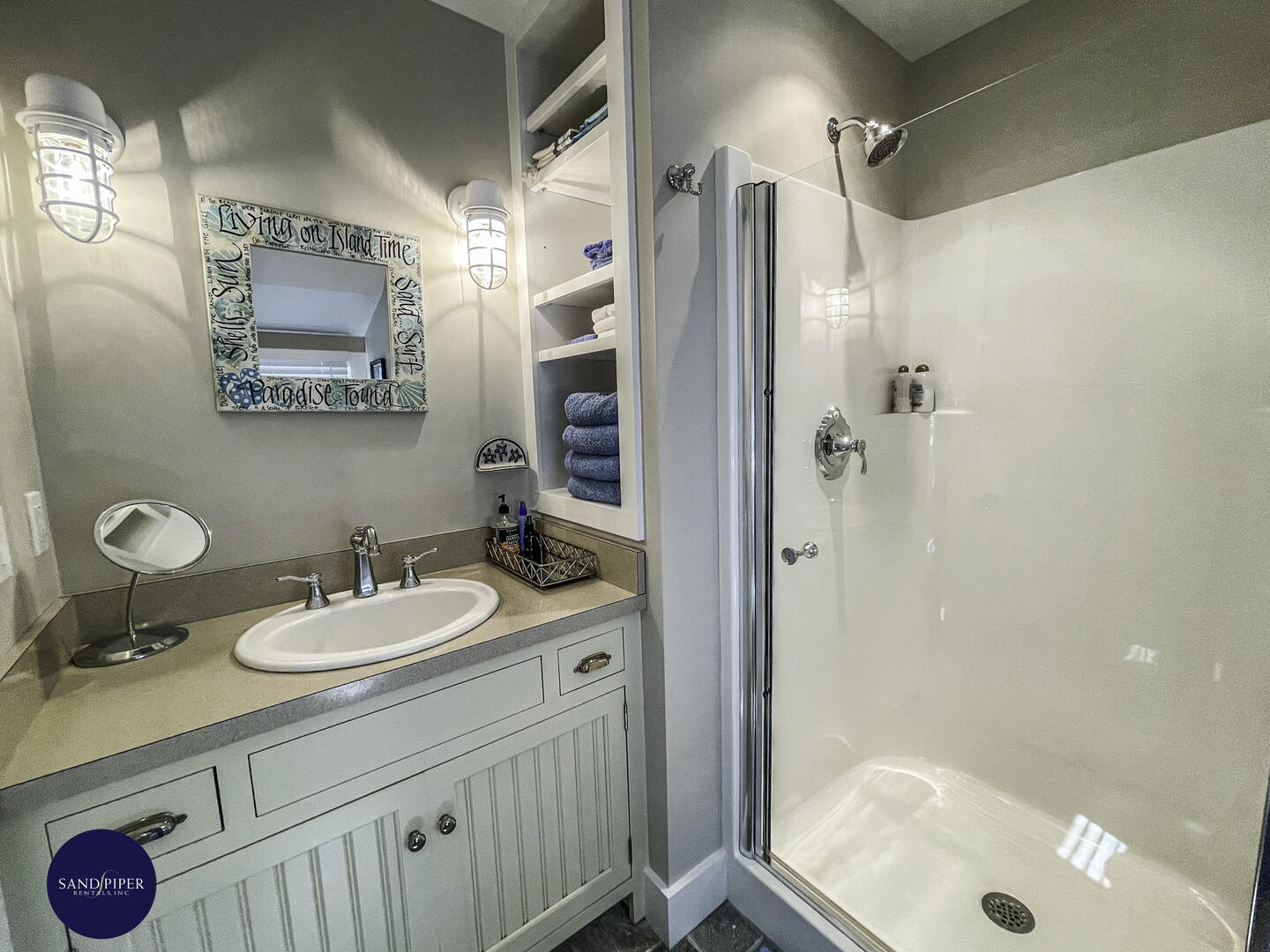 BR4 en Suite Bath with Shower 