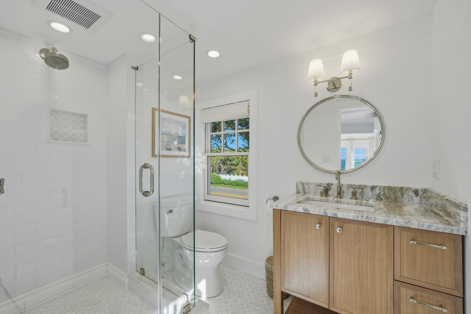 BR1 King En Suite with a Shower Stall, First Floor