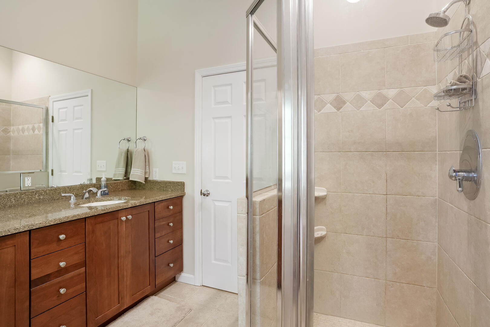 BR1 King En Suite with a Shower Stall 