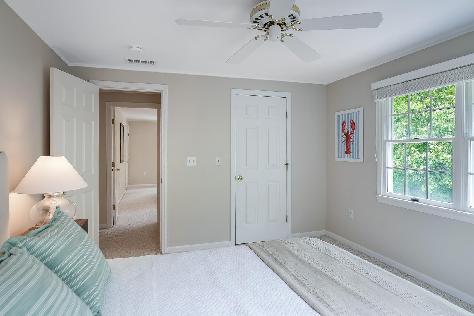 BR3 Queen, Second Floor