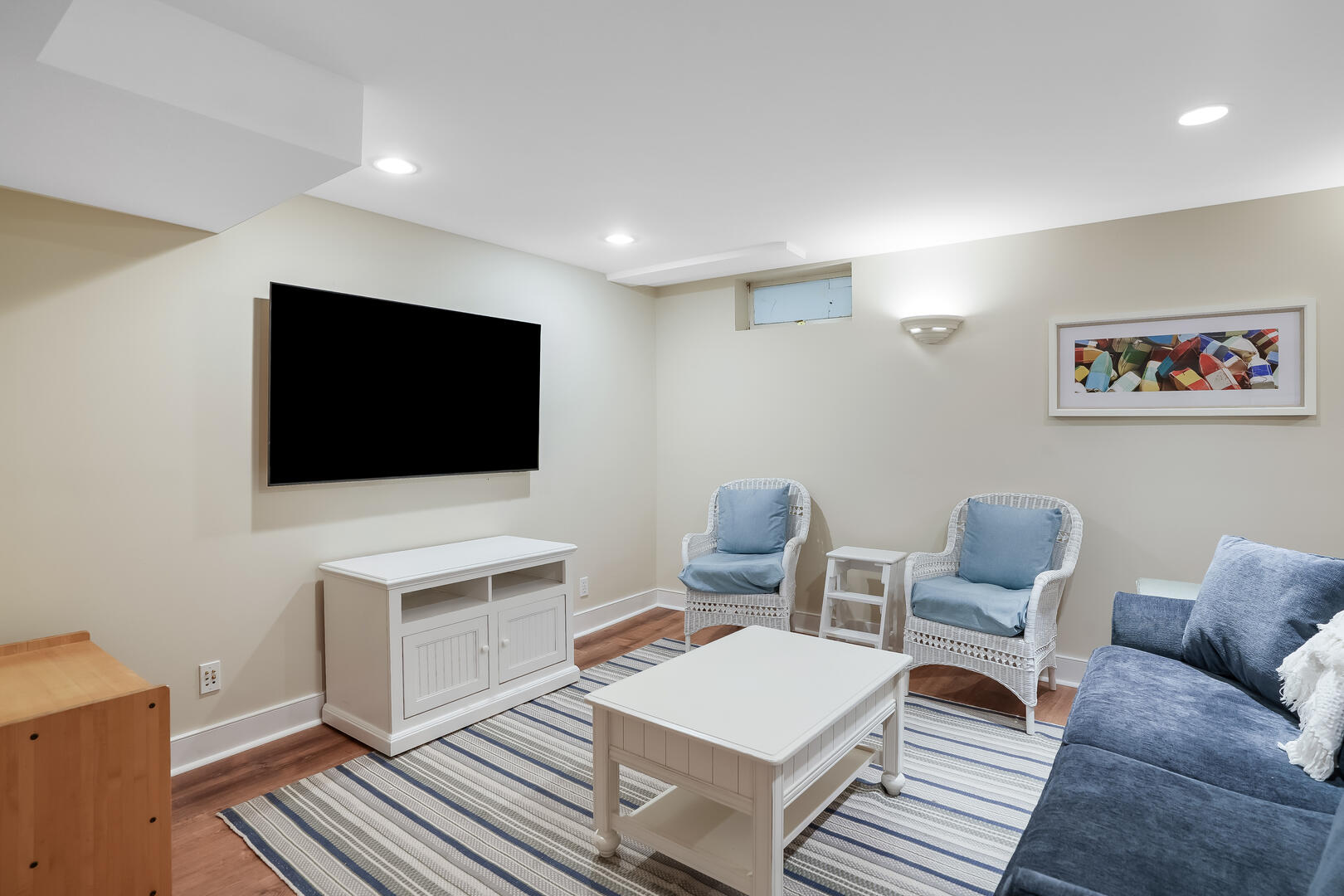 TV Area, Lower Level