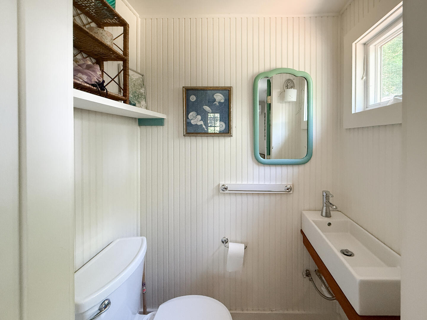 BR1 King with a Half Bath, Main Level