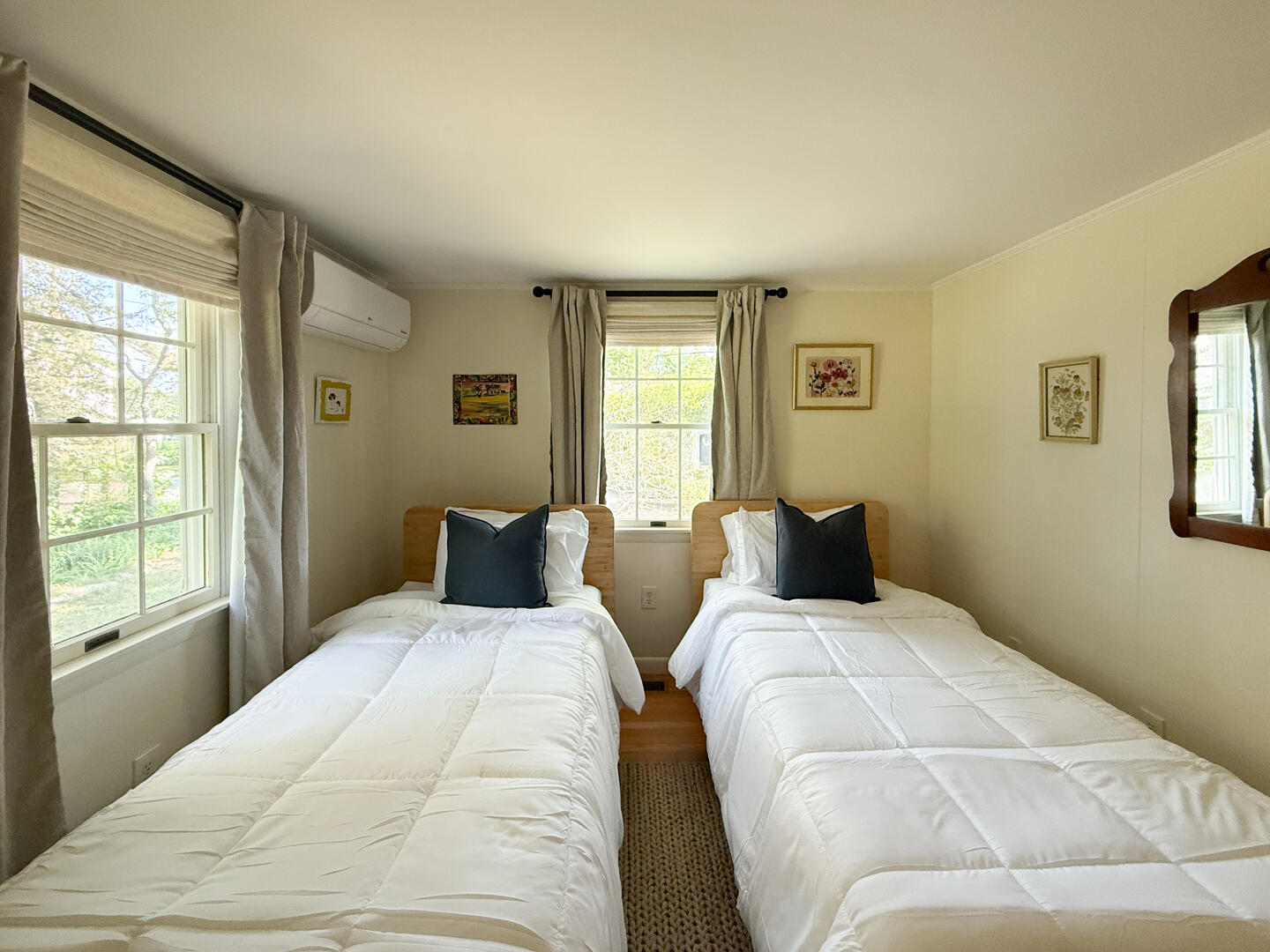 BR3 (2) Twin Beds, Main Level