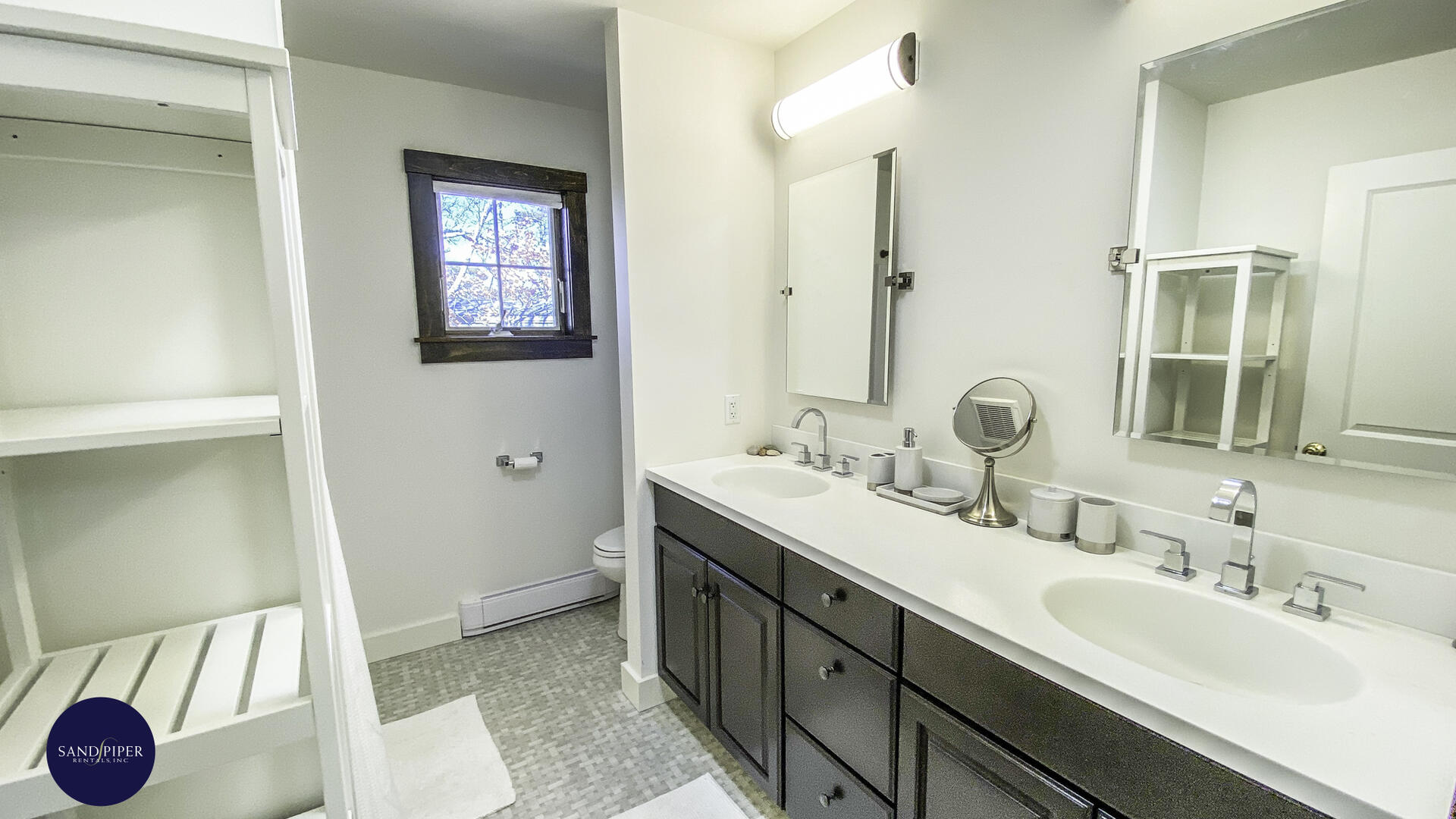 Hall bath with shower, 2nd floor