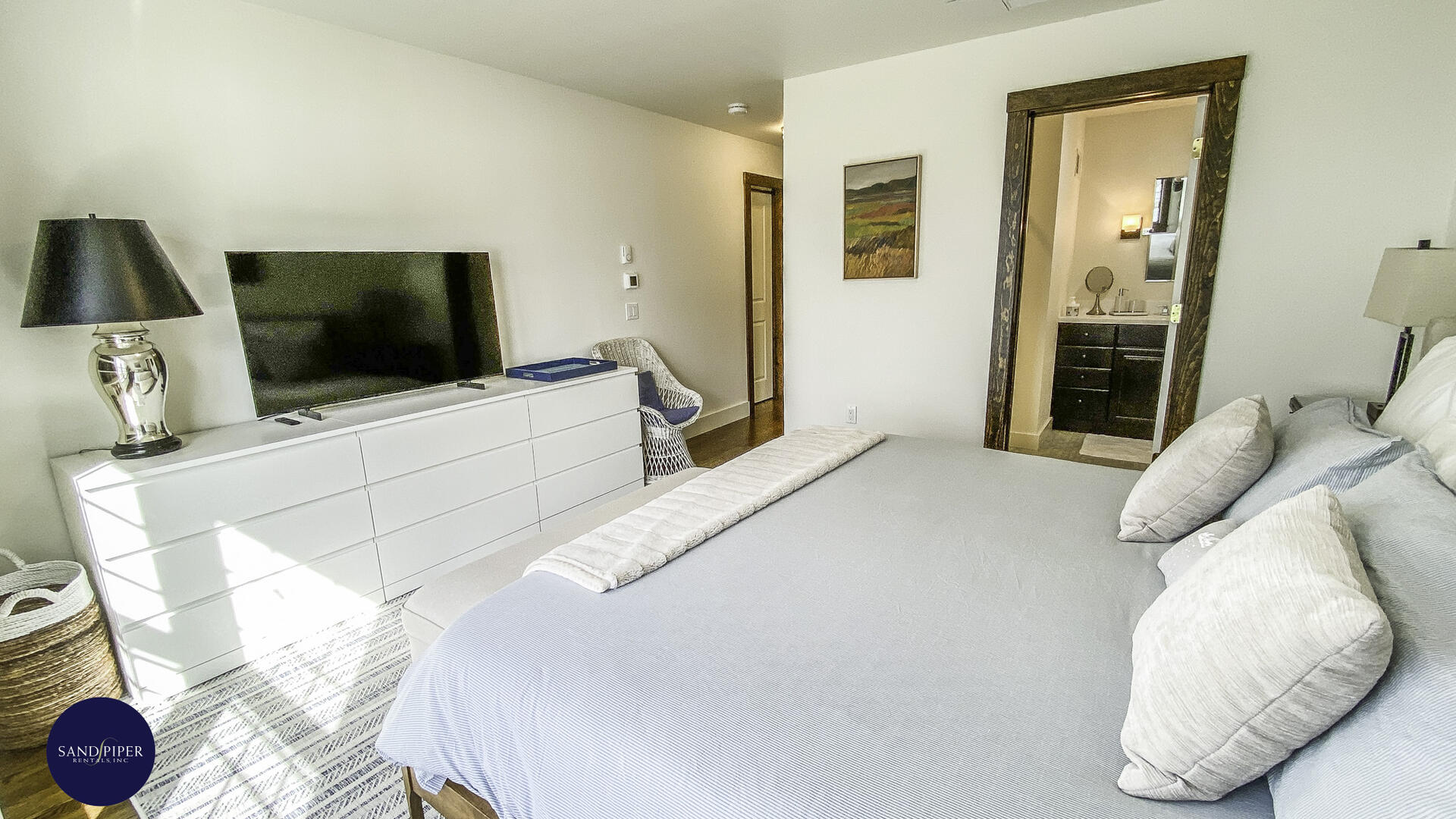 BR3 King, en suite with shower, 2nd Floor