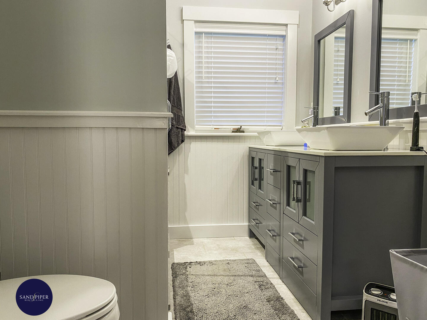 BR1, Ensuite Bath 1 with Double Vanity and Shower