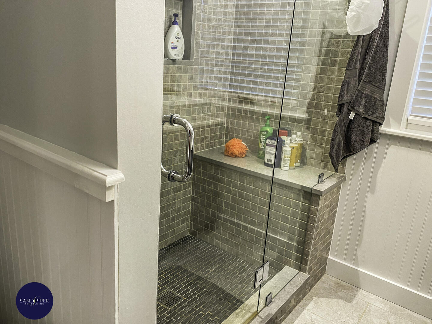 BR1, Ensuite Bath 1 with Double Vanity and Shower