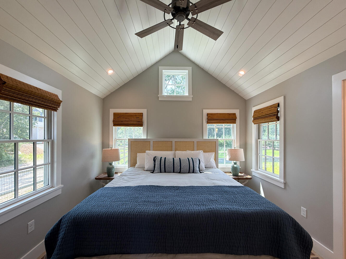BR1 King En Suite, Main Level