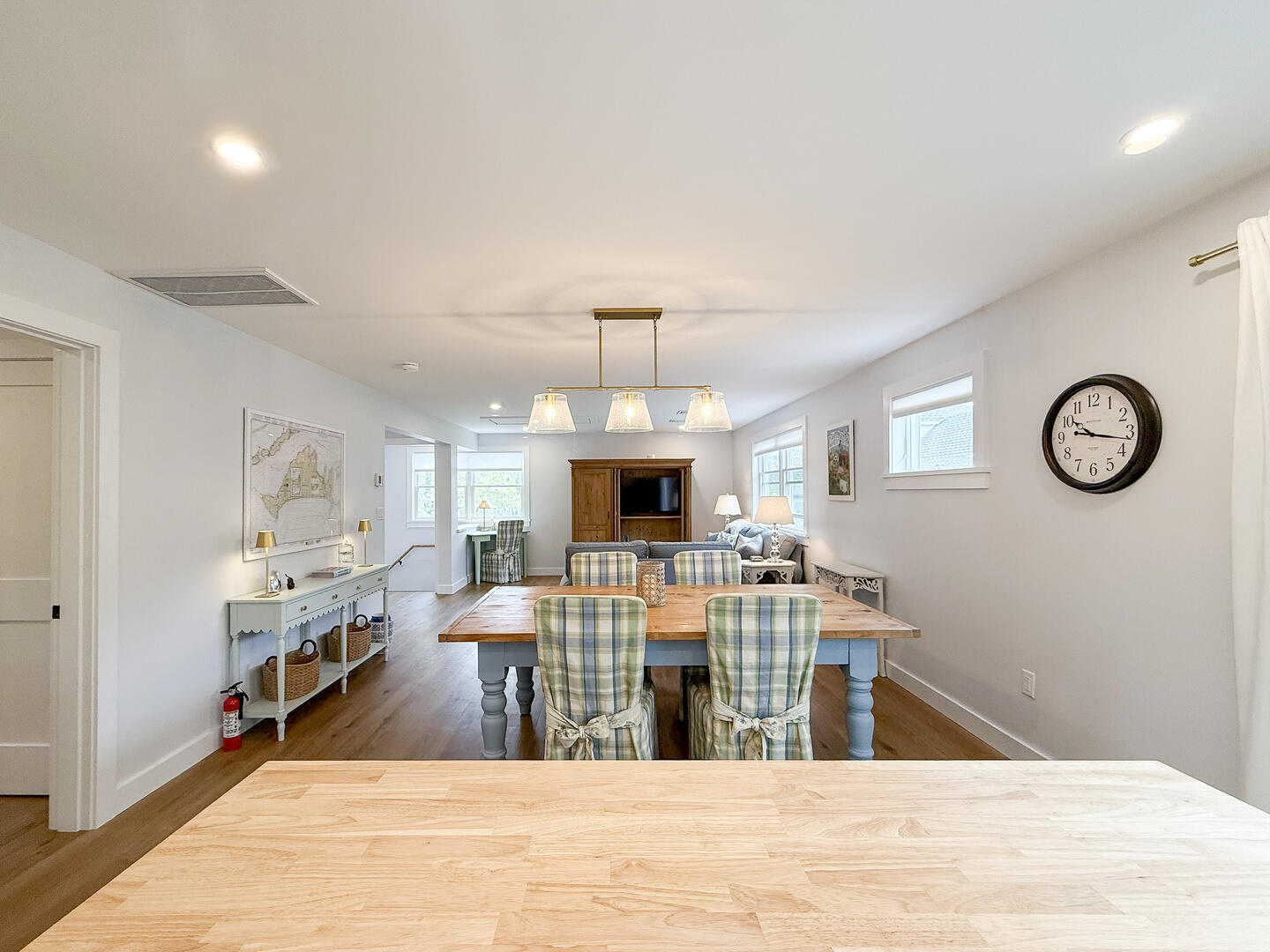 Kitchen to Dining Area