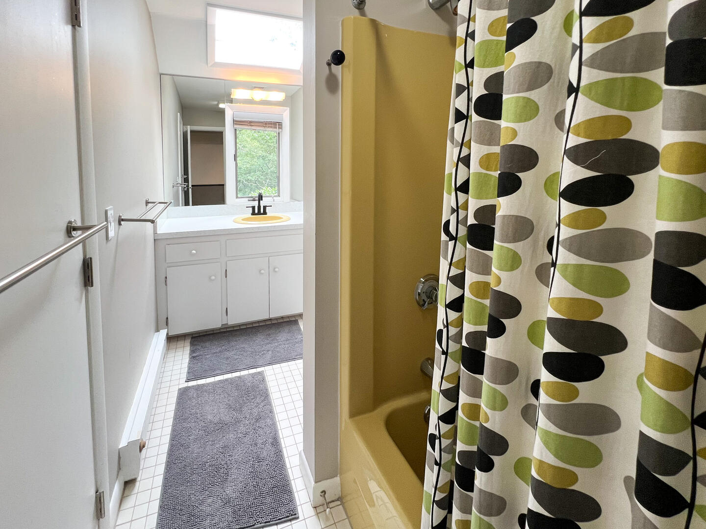 Hall Bath with Shower Tub Combo, Second Floor