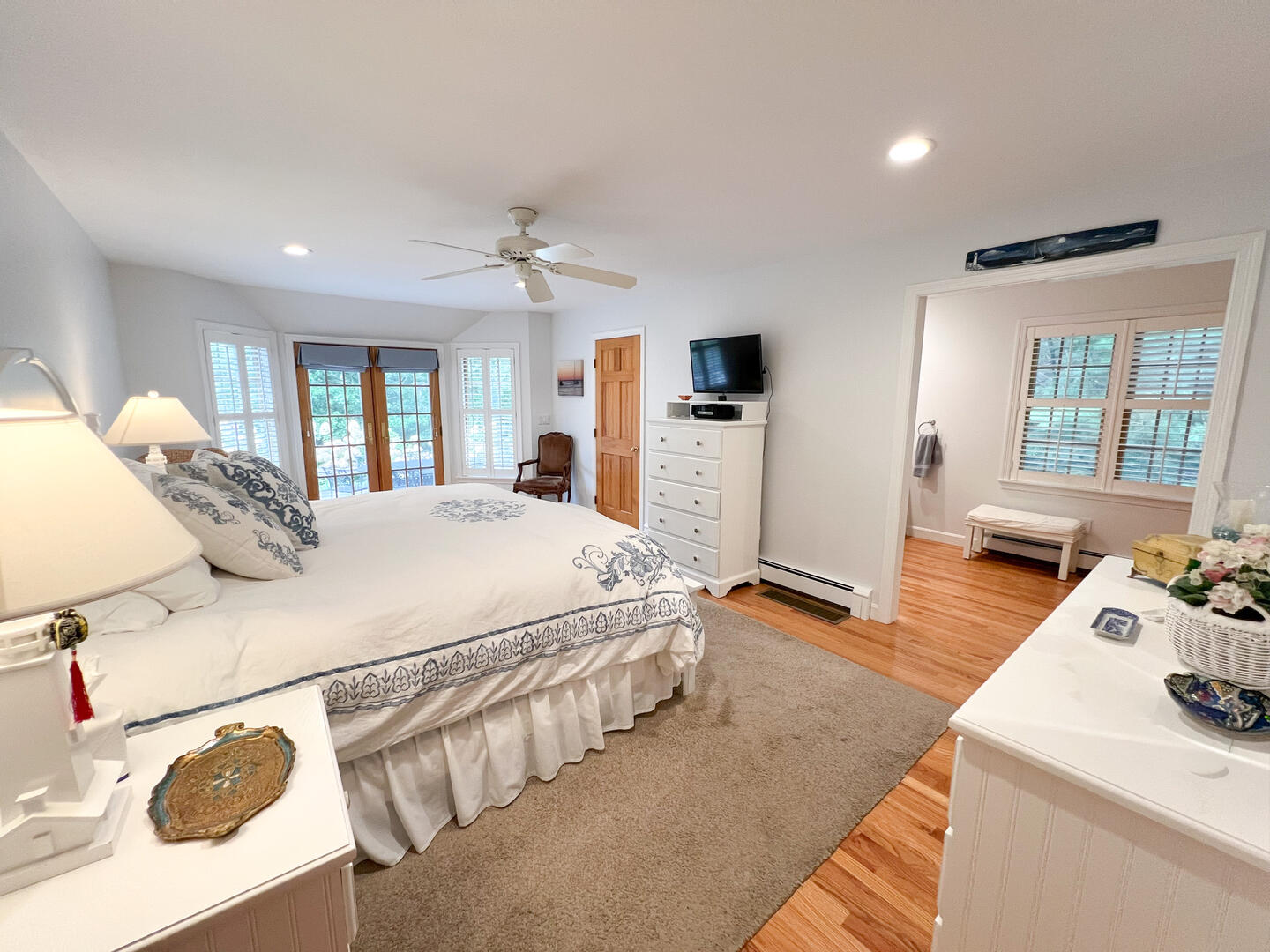 BR1 King En Suite, Main Level