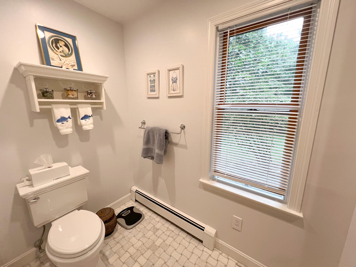 BR1 King En Suite with a Shower Stall, Main Level