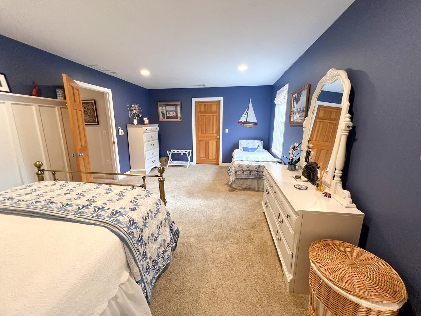 BR4 Queen and a Twin En Suite, Second Floor