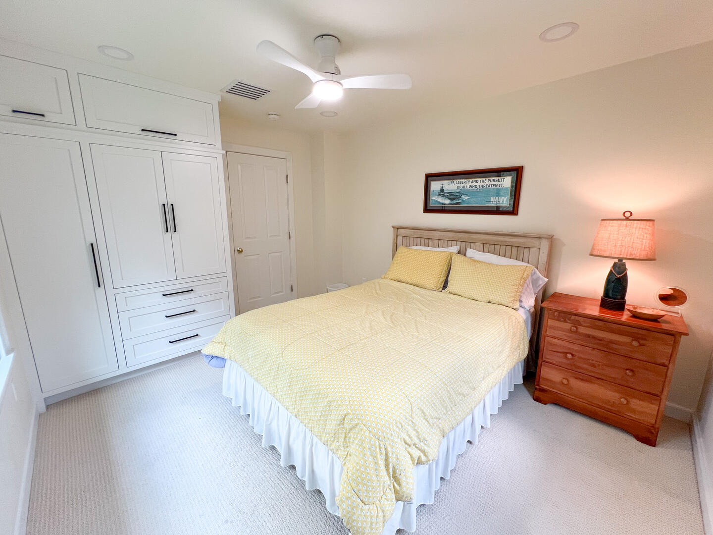 BR3 Queen, Second Floor