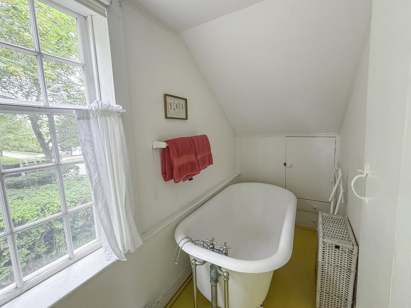 Hall Bath with Tub Only, Second Floor