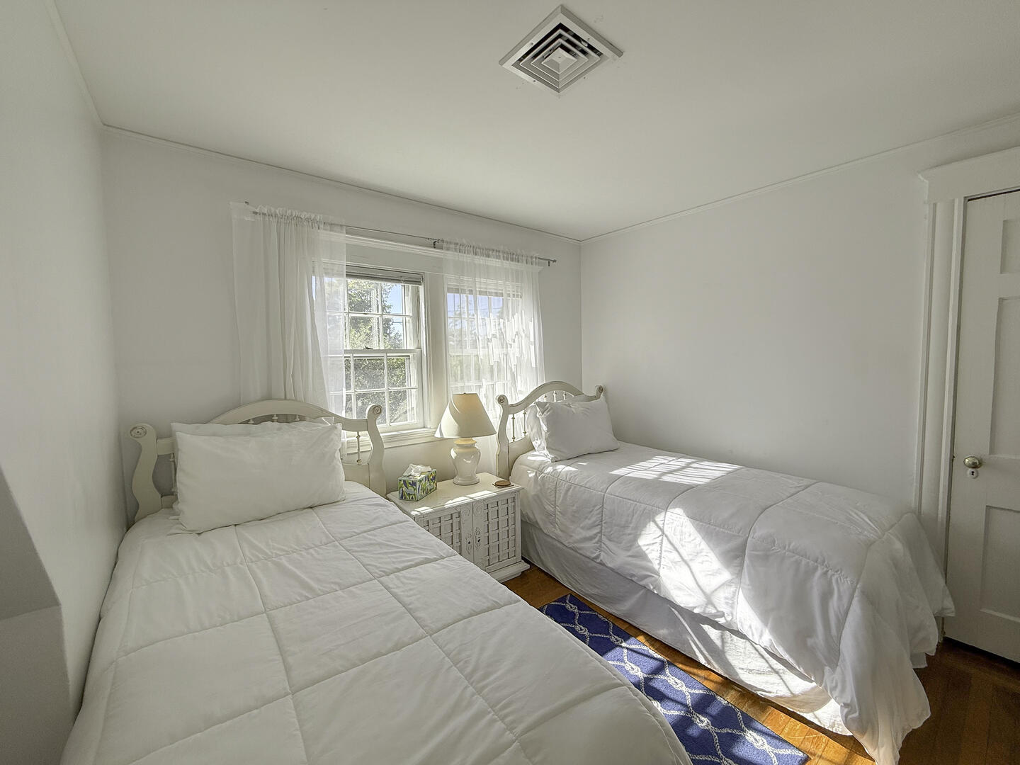 BR4 (2) Twin Beds, Second Floor