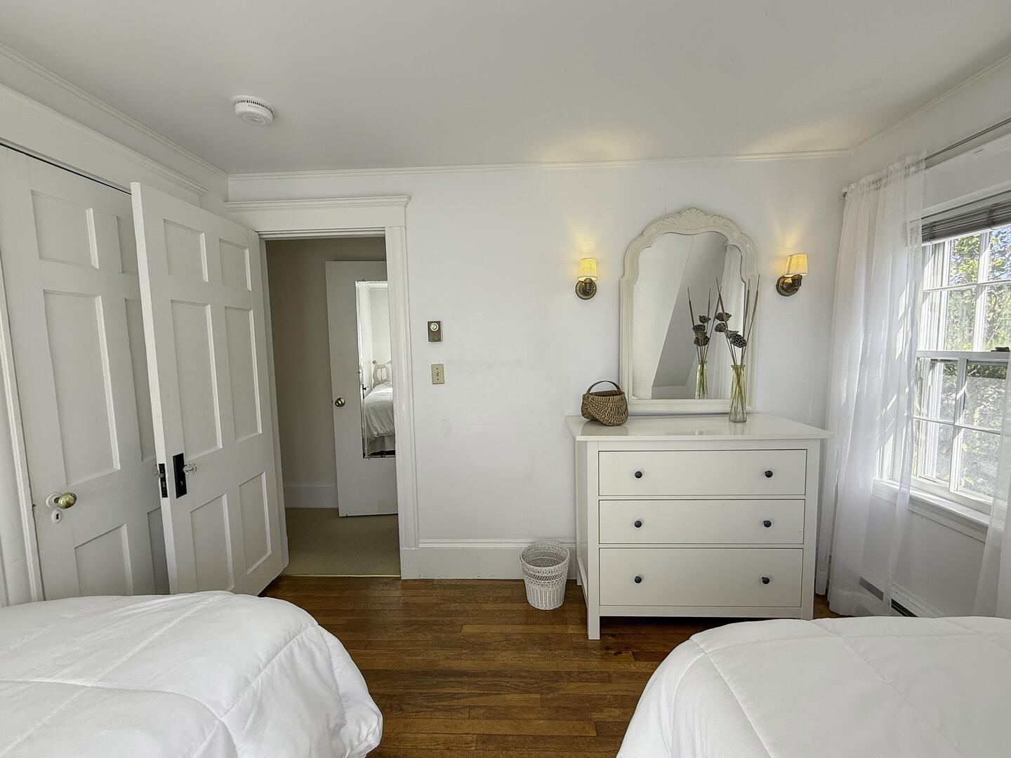 BR4 (2) Twin Beds, Second Floor