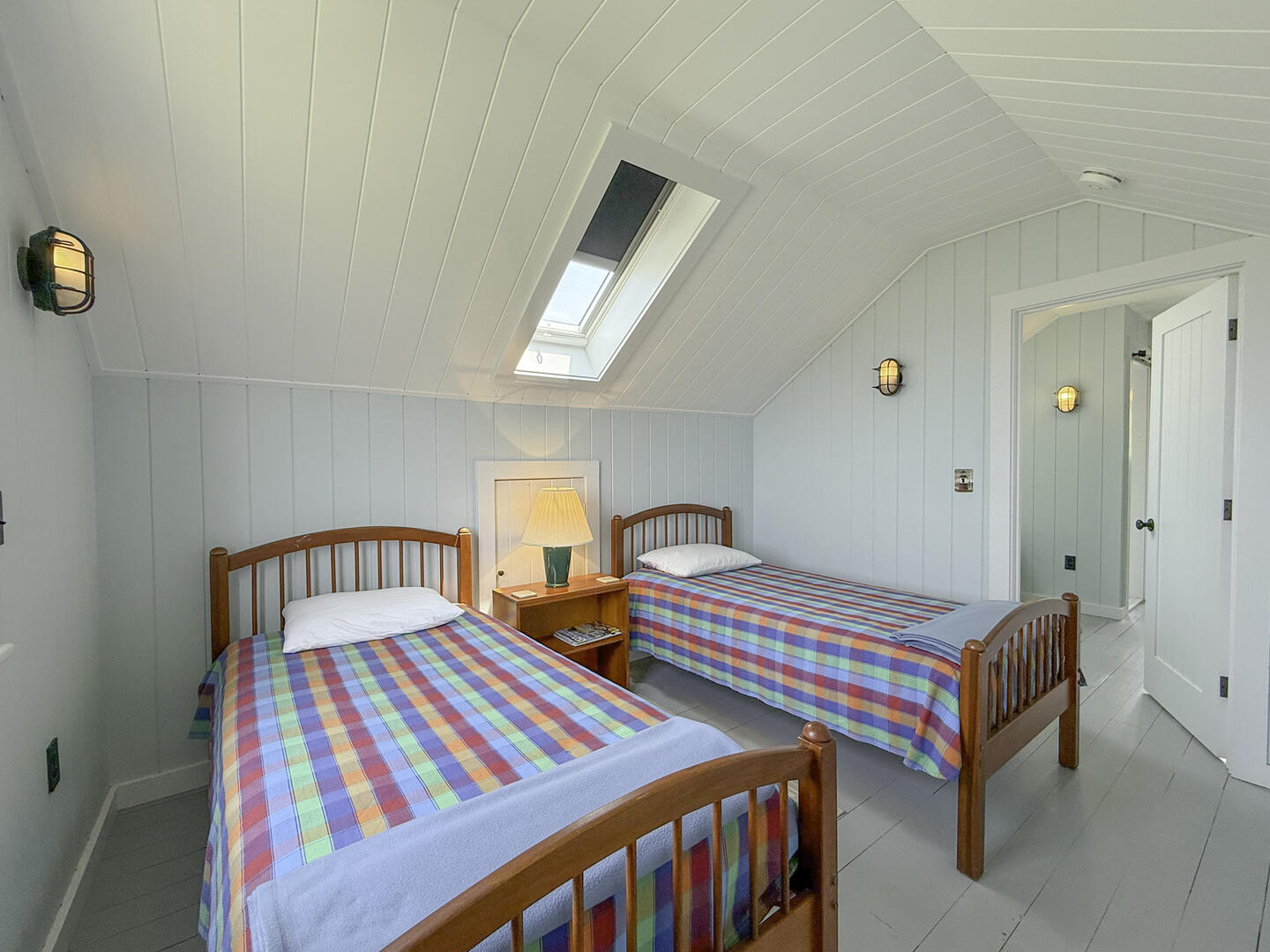 BR3 (2) Twin Beds, Second Floor