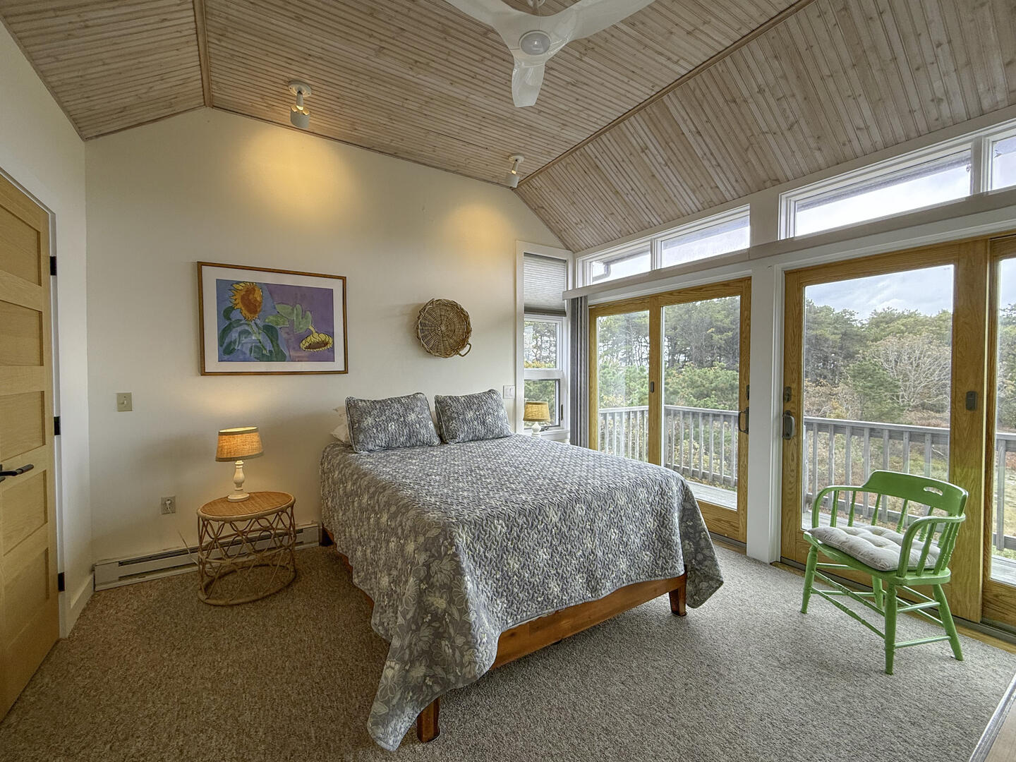 BR1 Queen, Second Floor