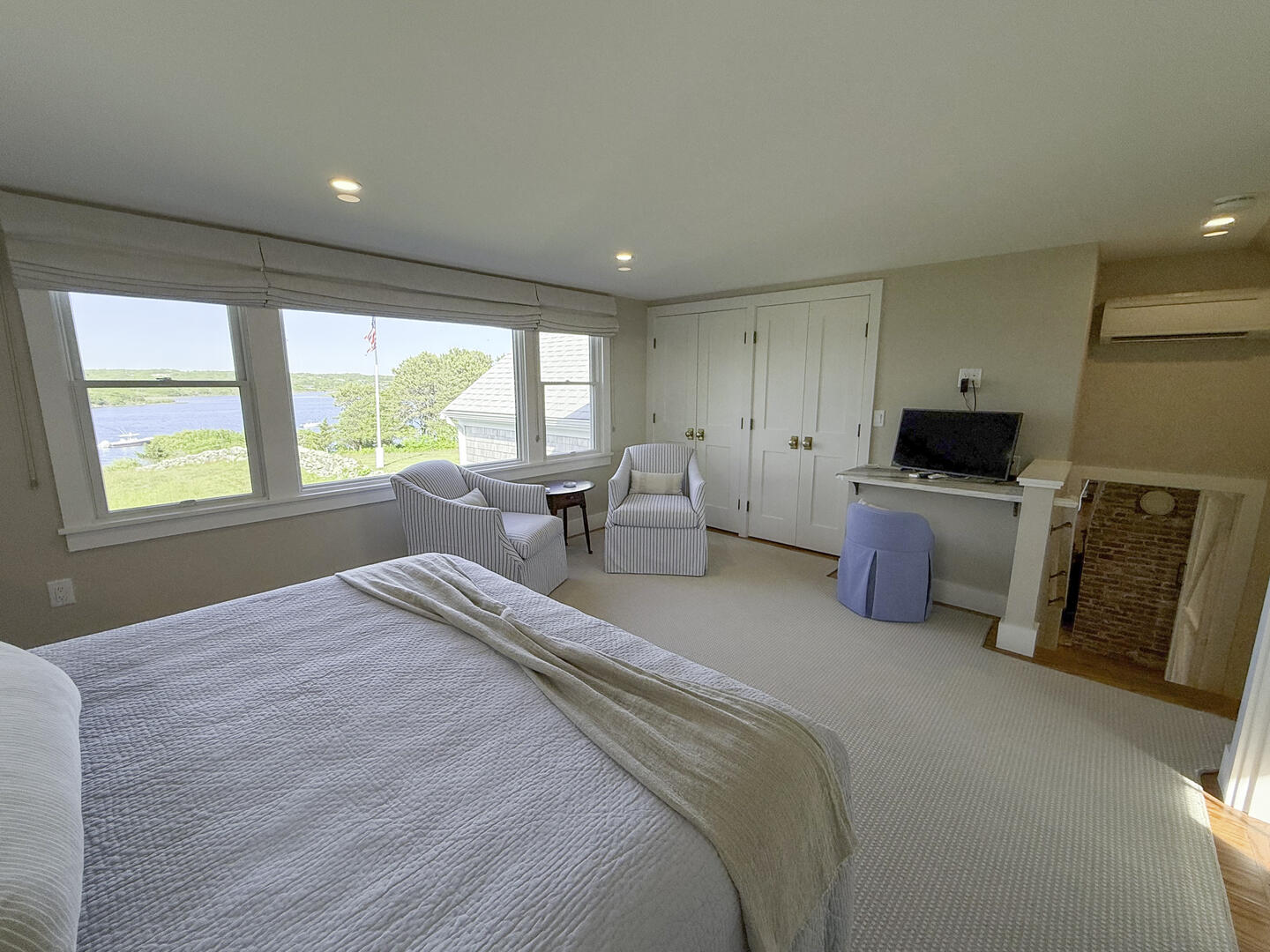 BR2 California King En Suite, Second Floor