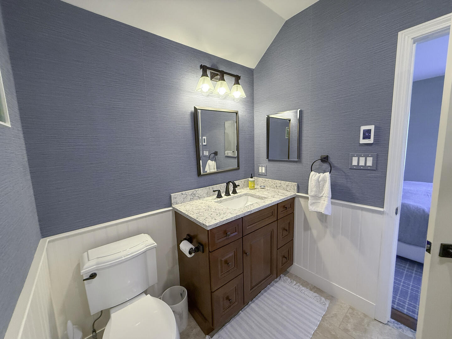 BR1 King En Suite with Shower Stall, First Floor