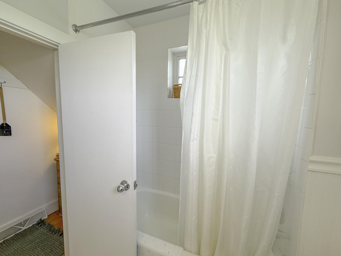 Hall Bath with Shower Tub Combo, Second Floor