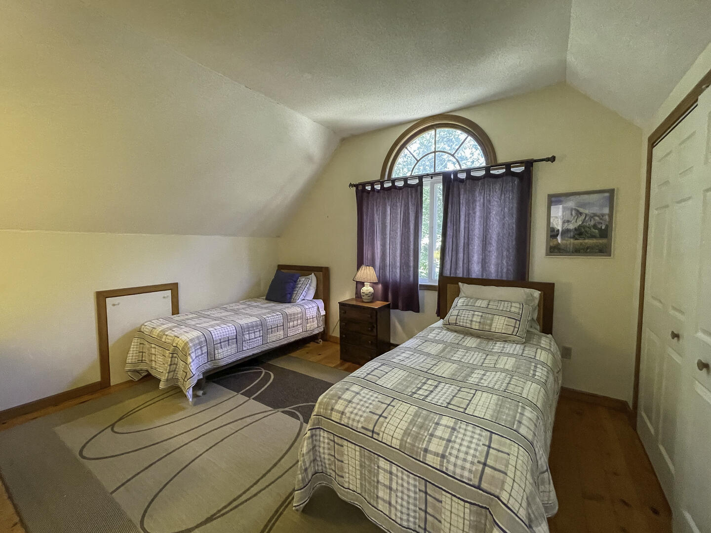 BR2 Two (2) Twins, Second Floor