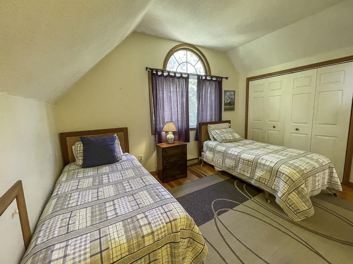 BR2 Two (2) Twins, Second Floor