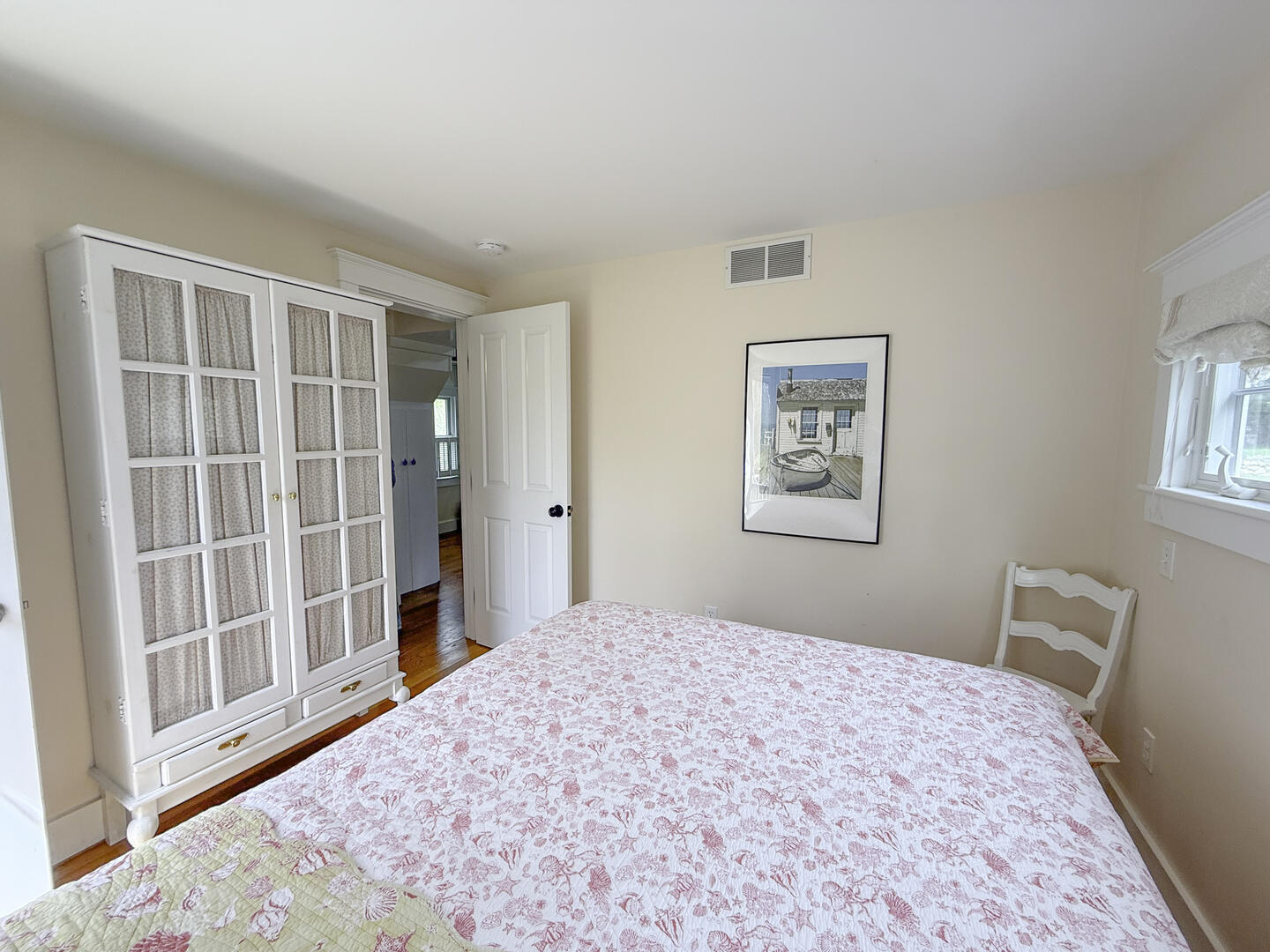 BR1 Queen, First Floor