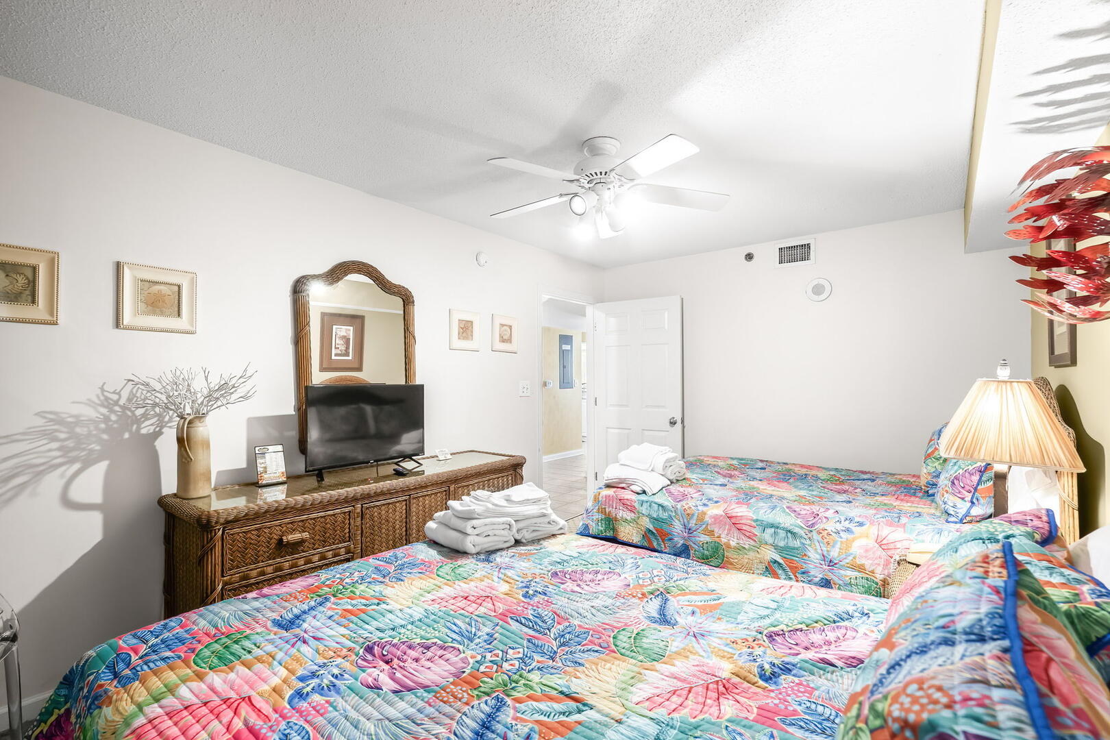 Crescent Shores 604 33