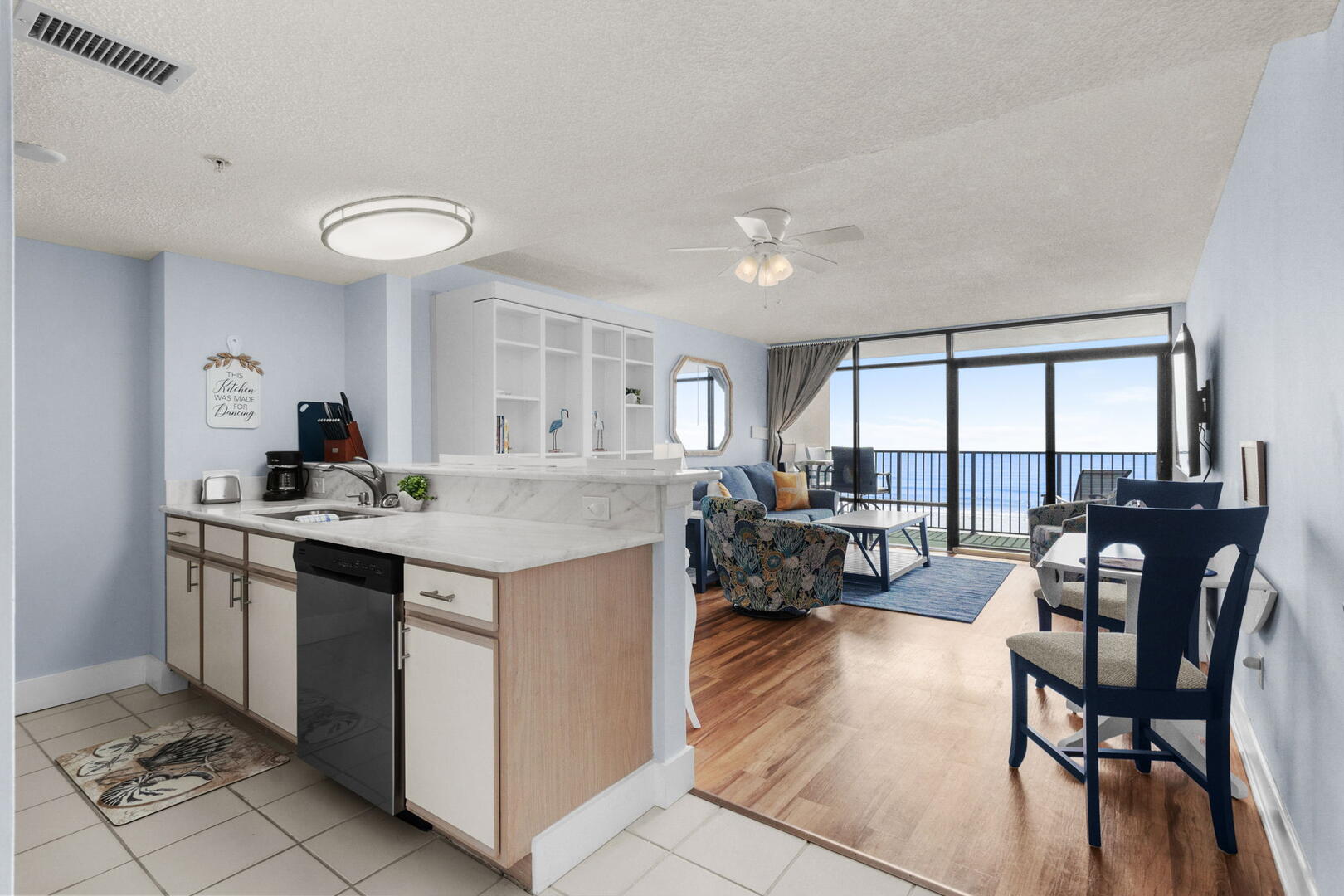 Verandas 402 | Photo 2