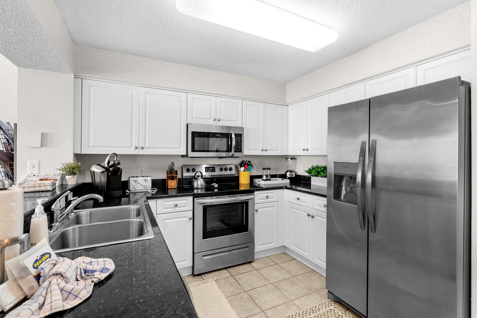 Crescent Shores 1009 14