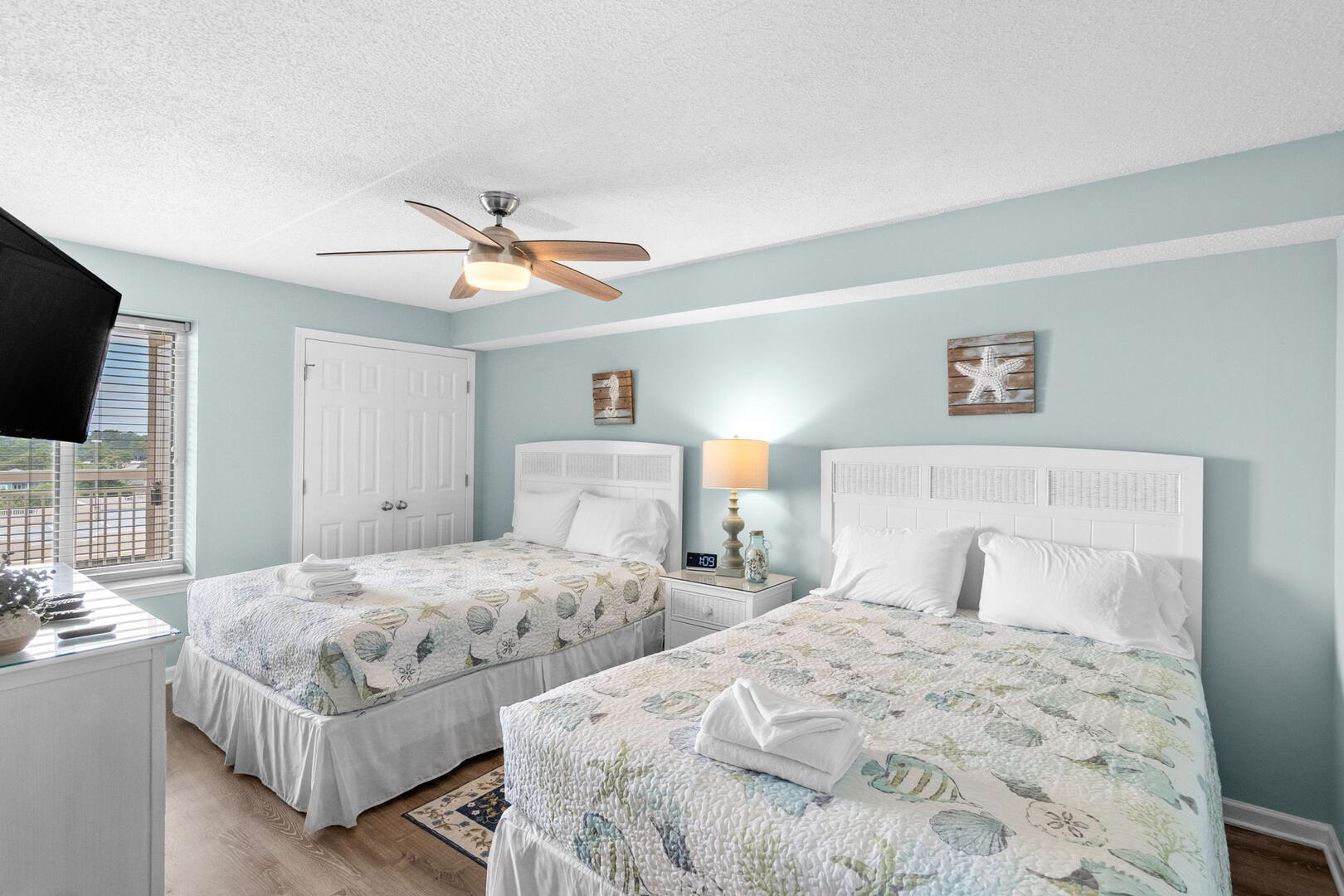 Crescent Shores 1009 29