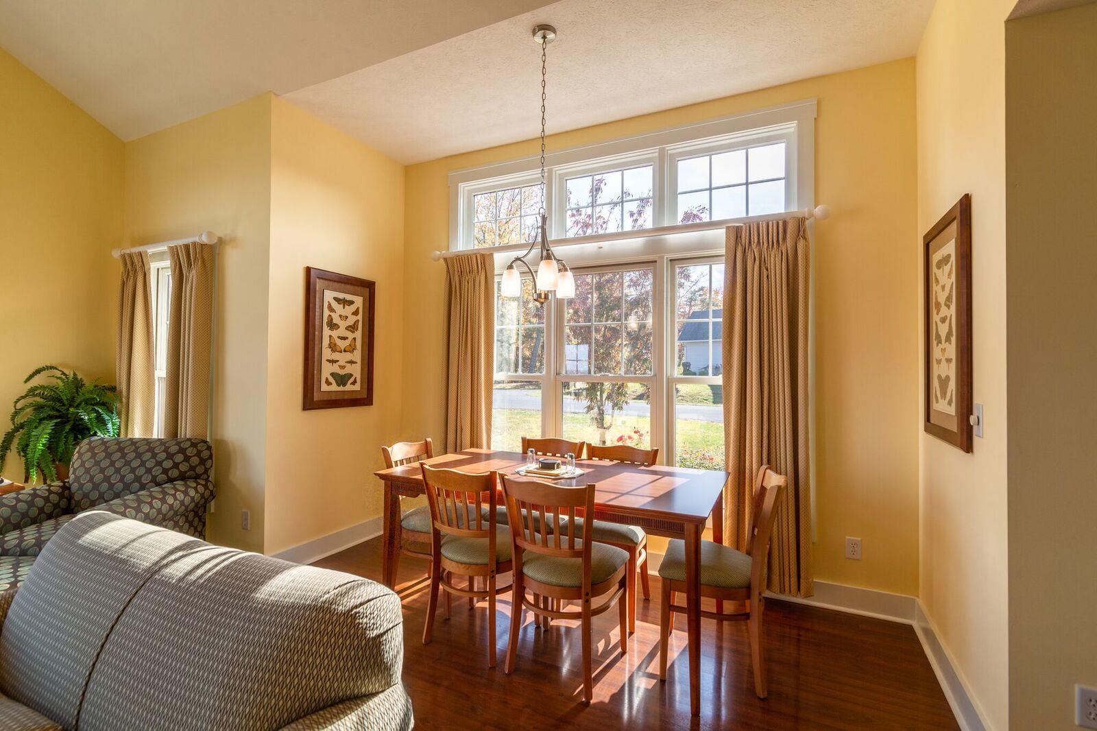 Regal Vistas Luxury Two Bedroom Townhome 3