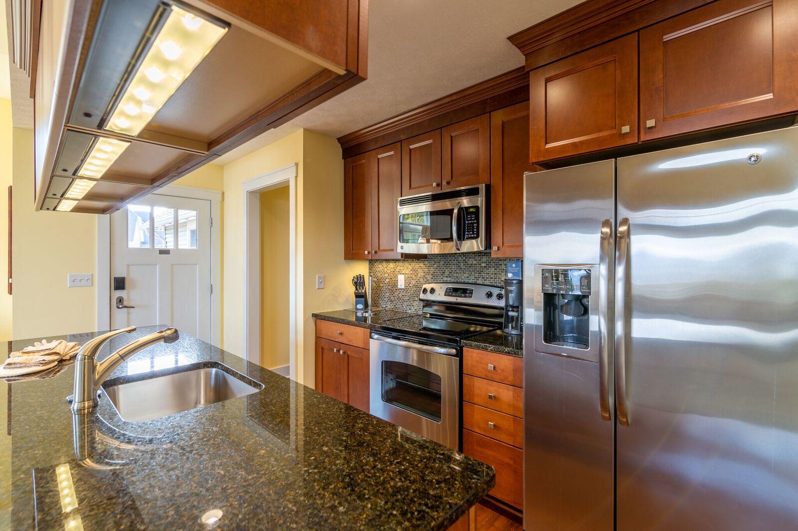 Regal Vistas Luxury Two Bedroom Townhome 6